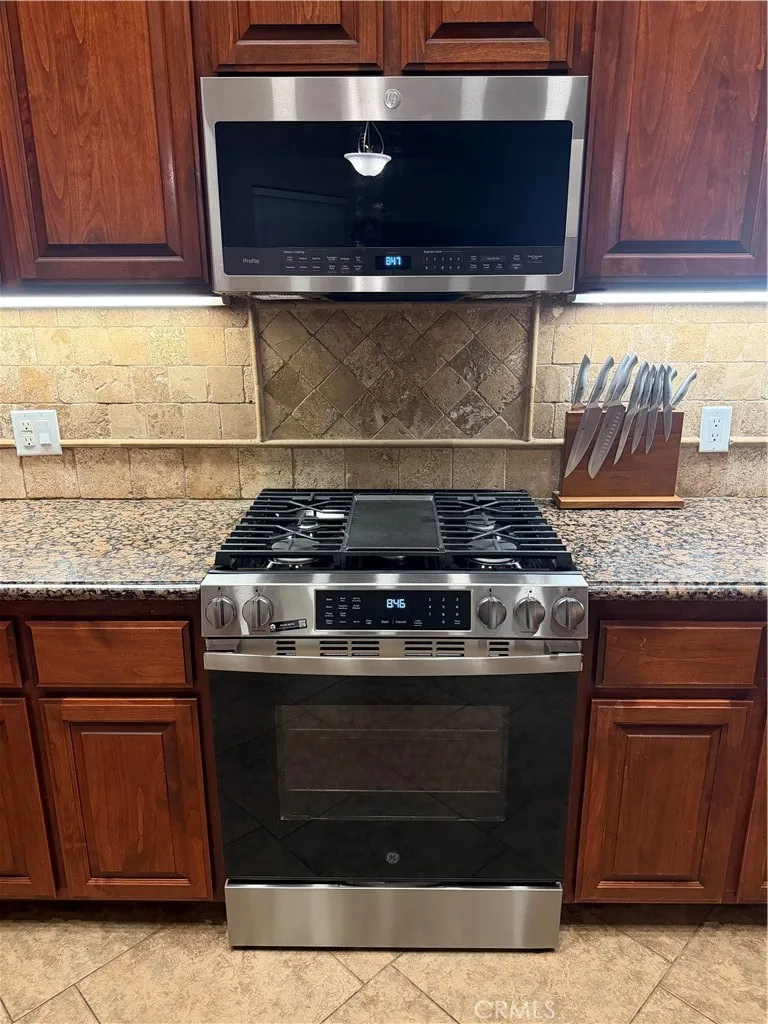 11722 Brookside Court Phelan, CA 92371