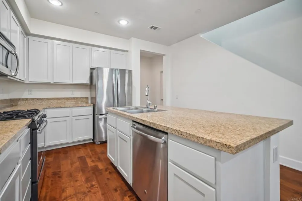 2487 Ascending Oaks Lane #1 Simi Valley, CA 93063