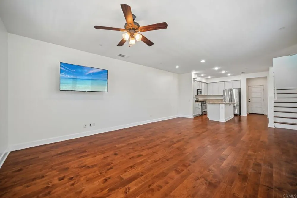 2487 Ascending Oaks Lane #1 Simi Valley, CA 93063