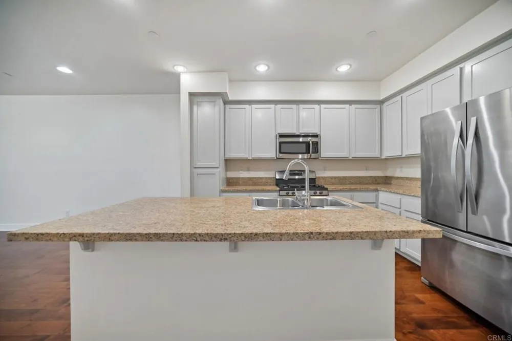 2487 Ascending Oaks Lane #1 Simi Valley, CA 93063