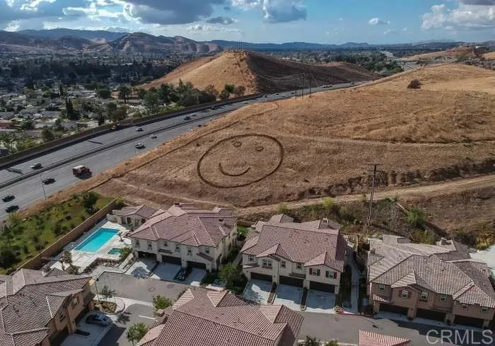 2487 Ascending Oaks Lane #1 Simi Valley, CA 93063