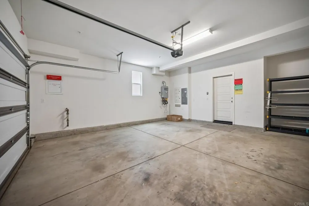 2487 Ascending Oaks Lane #1 Simi Valley, CA 93063