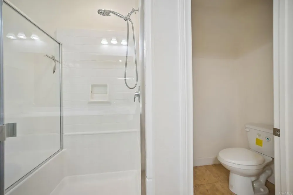 2487 Ascending Oaks Lane #1 Simi Valley, CA 93063