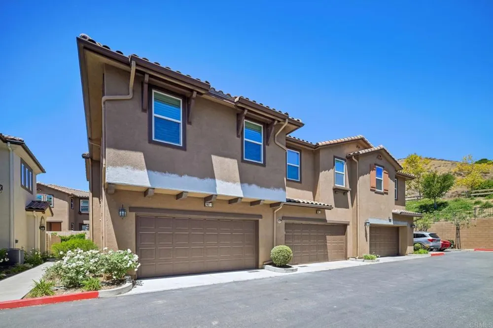 2487 Ascending Oaks Lane #1 Simi Valley, CA 93063