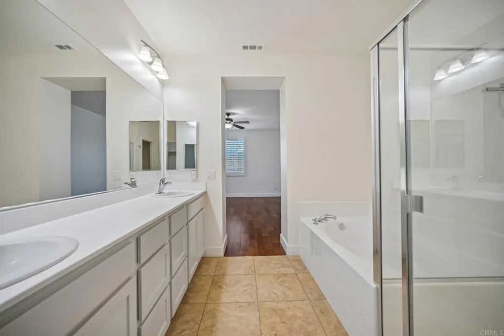 2487 Ascending Oaks Lane #1 Simi Valley, CA 93063