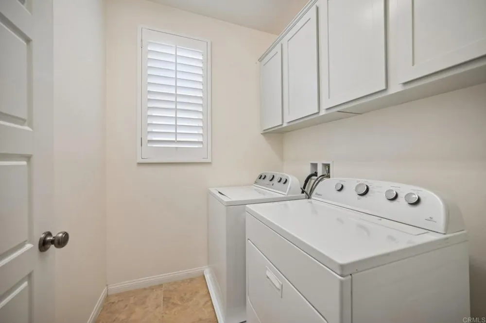 2487 Ascending Oaks Lane #1 Simi Valley, CA 93063