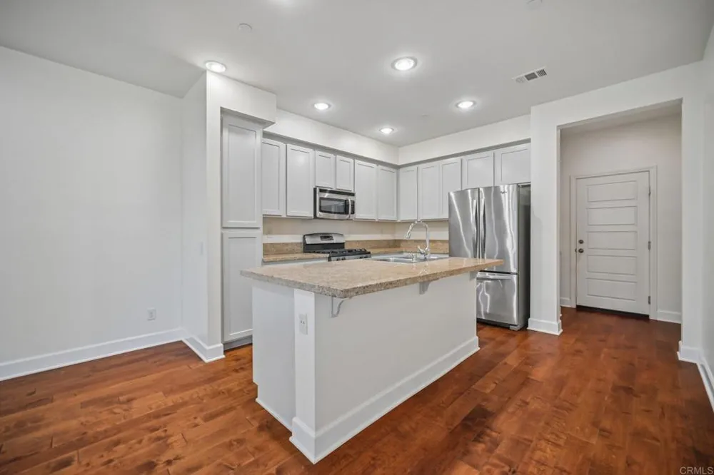 2487 Ascending Oaks Lane #1 Simi Valley, CA 93063
