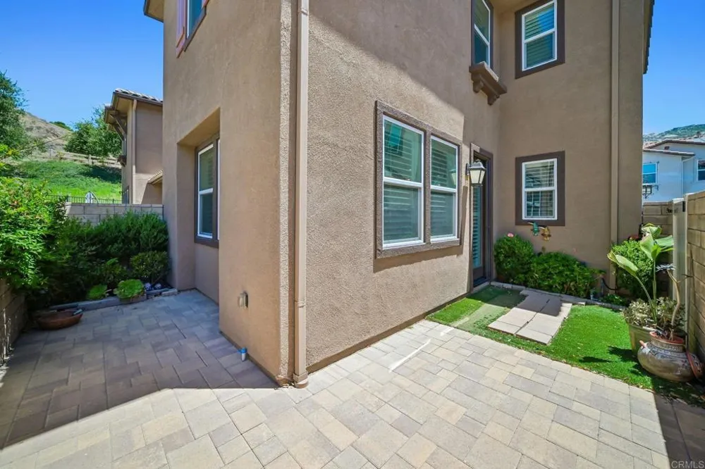 2487 Ascending Oaks Lane #1 Simi Valley, CA 93063