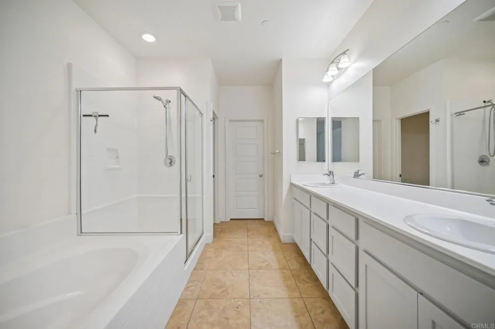 2487 Ascending Oaks Lane #1 Simi Valley, CA 93063