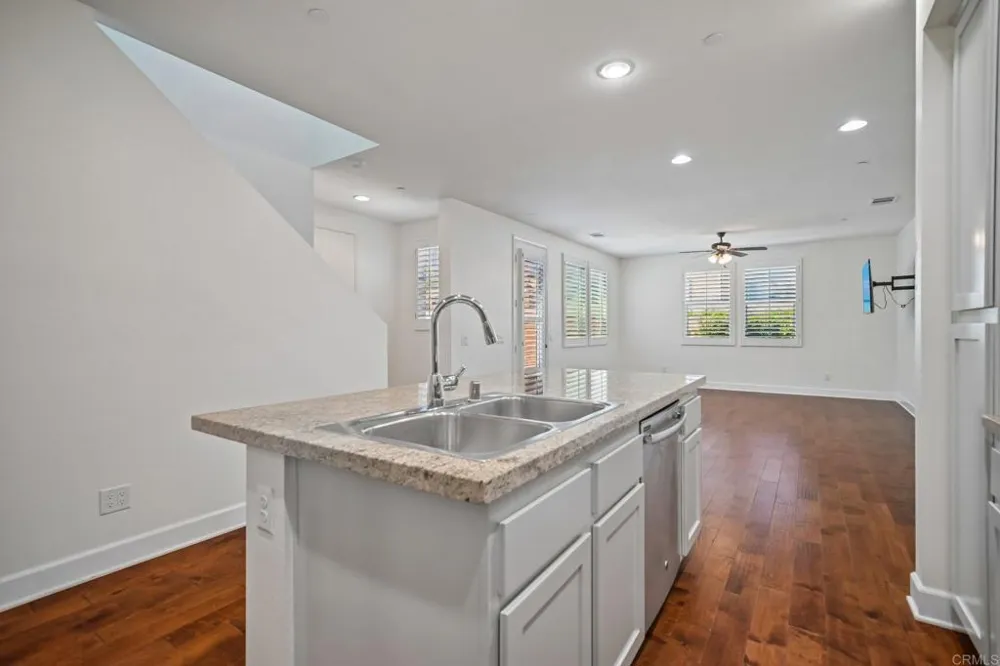 2487 Ascending Oaks Lane #1 Simi Valley, CA 93063