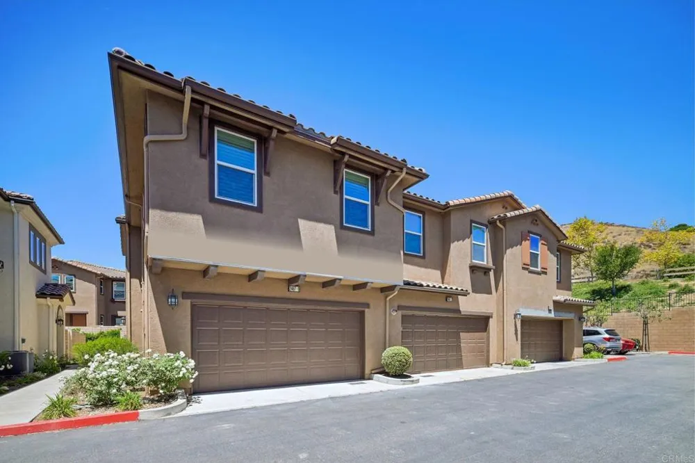 2487 Ascending Oaks Lane #1 Simi Valley, CA 93063
