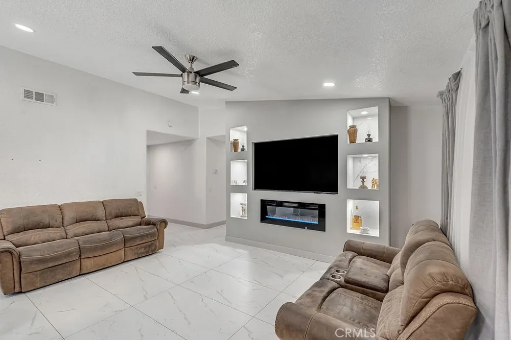 2414 Etiwanda Avenue San Bernardino, CA 92410