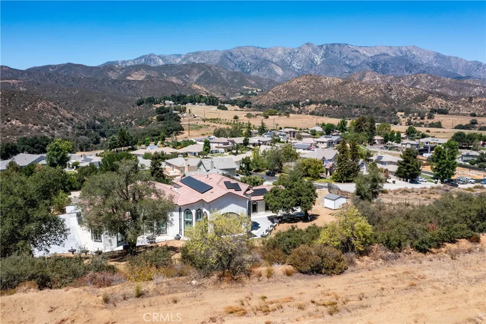 39625 County Line Yucaipa, CA 92399