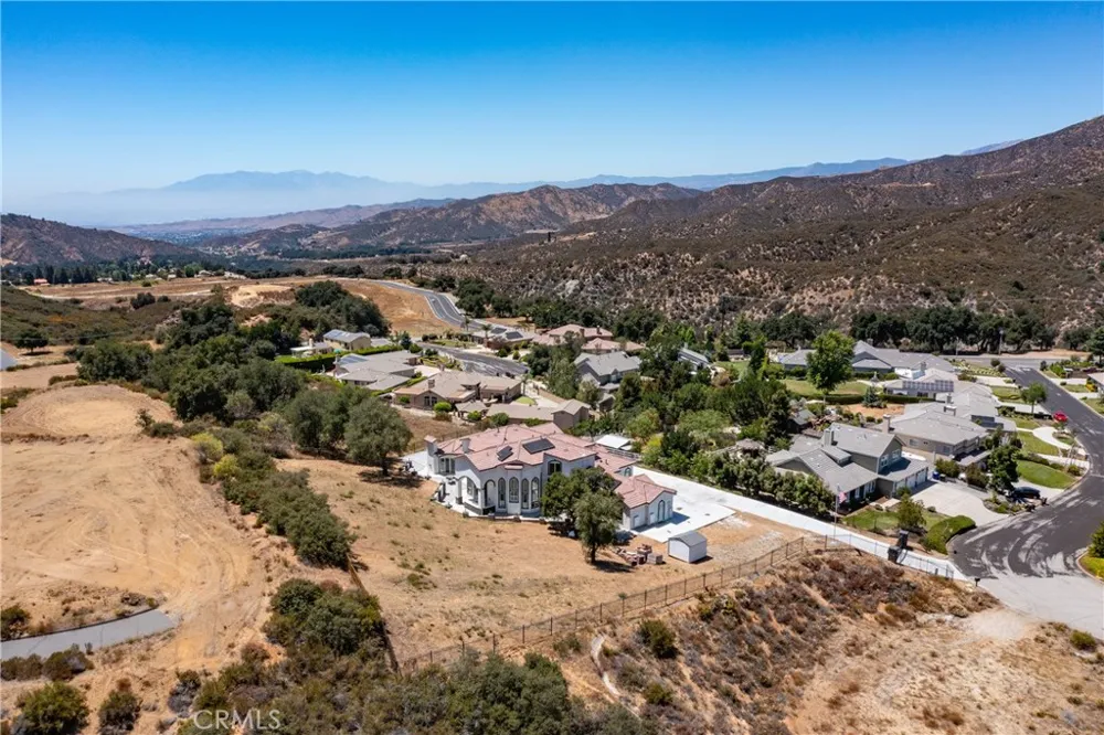 39625 County Line Yucaipa, CA 92399