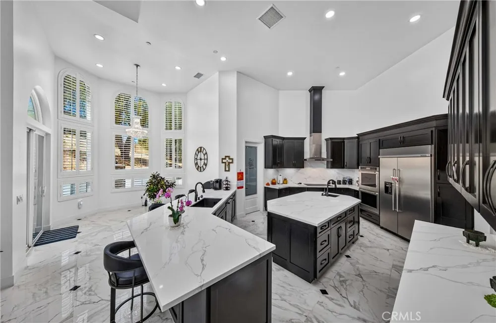 39625 County Line Yucaipa, CA 92399