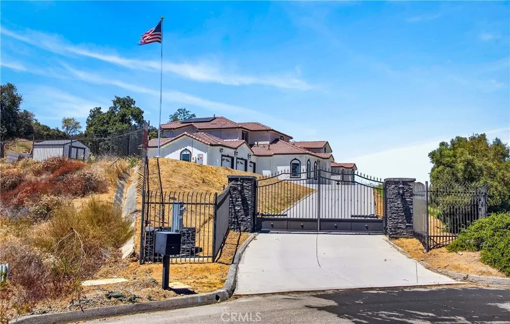 39625 County Line Yucaipa, CA 92399