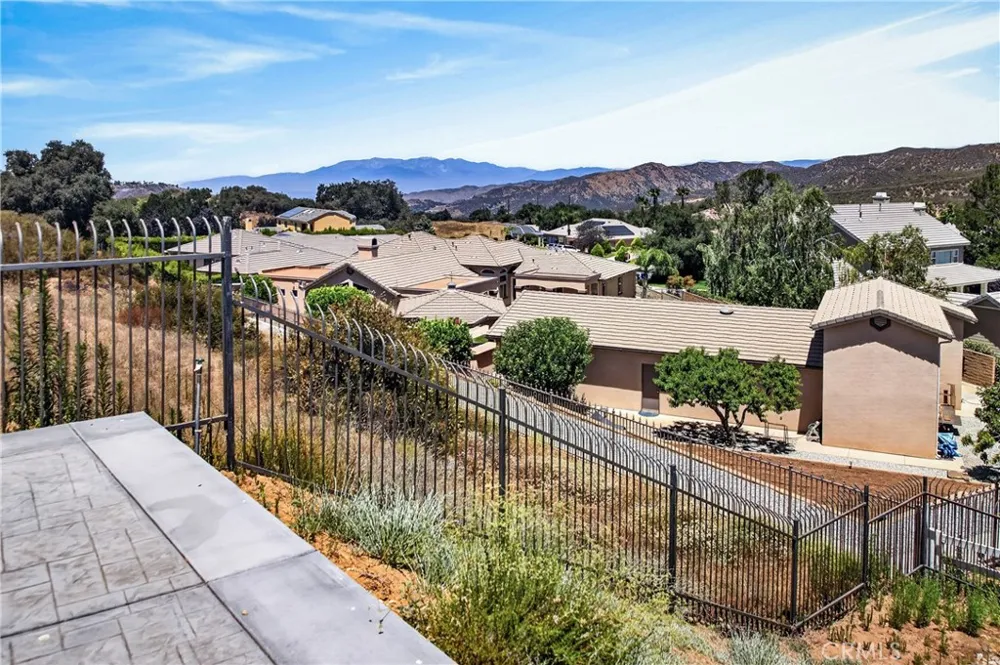 39625 County Line Yucaipa, CA 92399