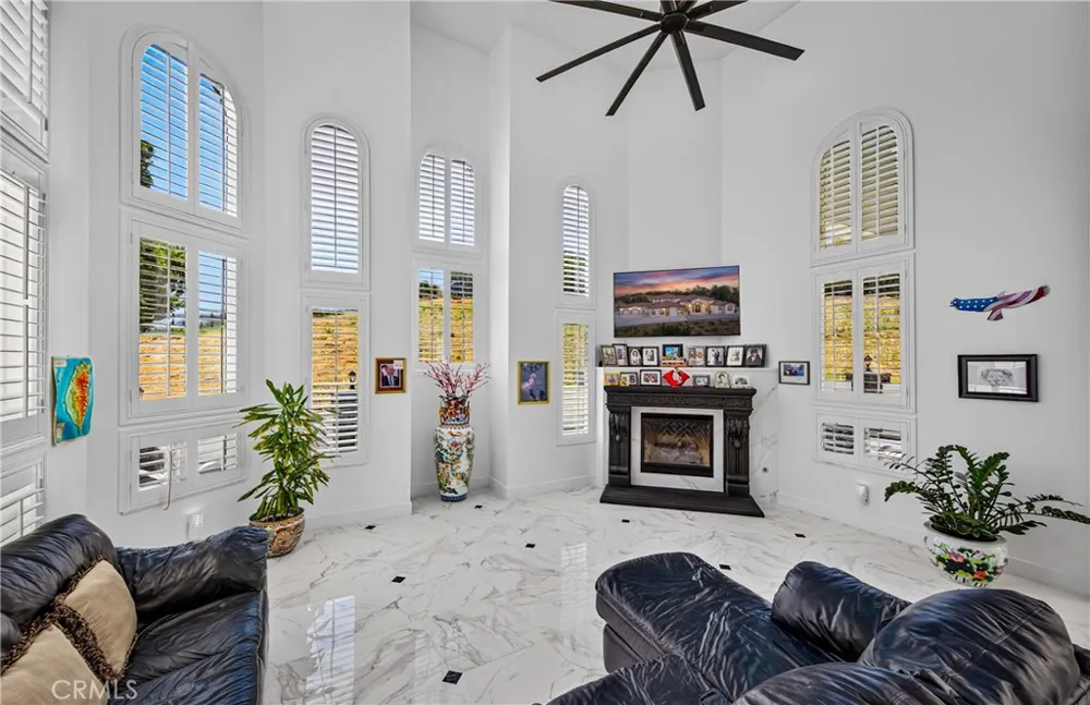 39625 County Line Yucaipa, CA 92399