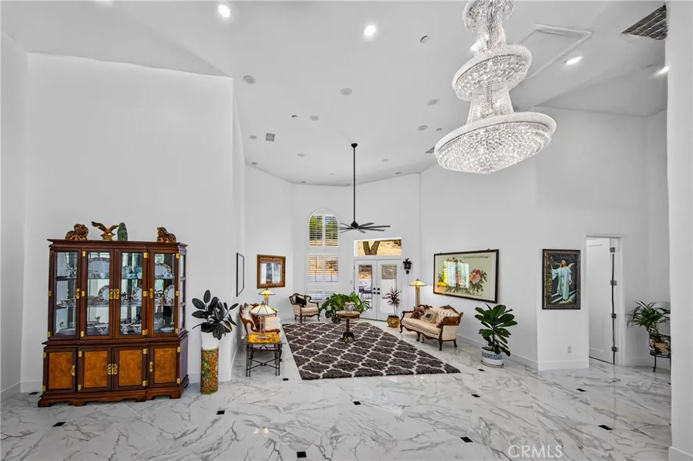 39625 County Line Yucaipa, CA 92399