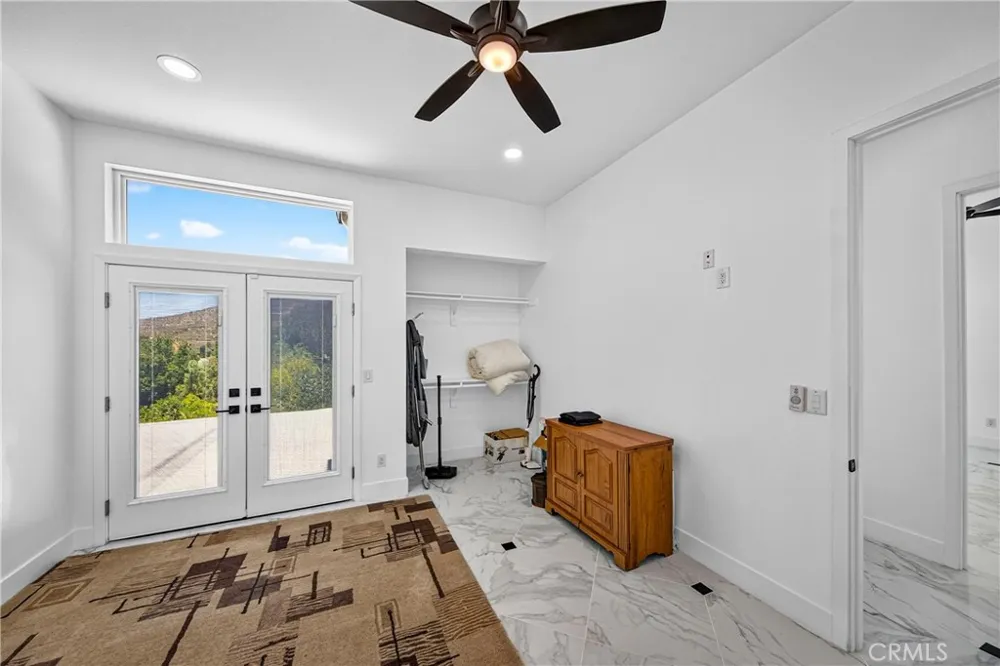 39625 County Line Yucaipa, CA 92399