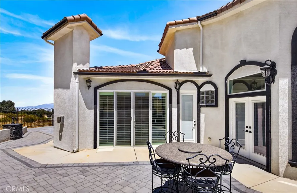 39625 County Line Yucaipa, CA 92399