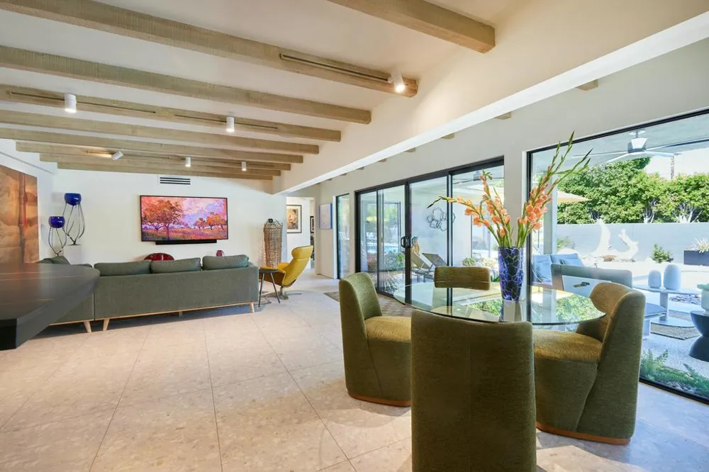 1060 S Paseo De Marcia Palm Springs, CA 92264