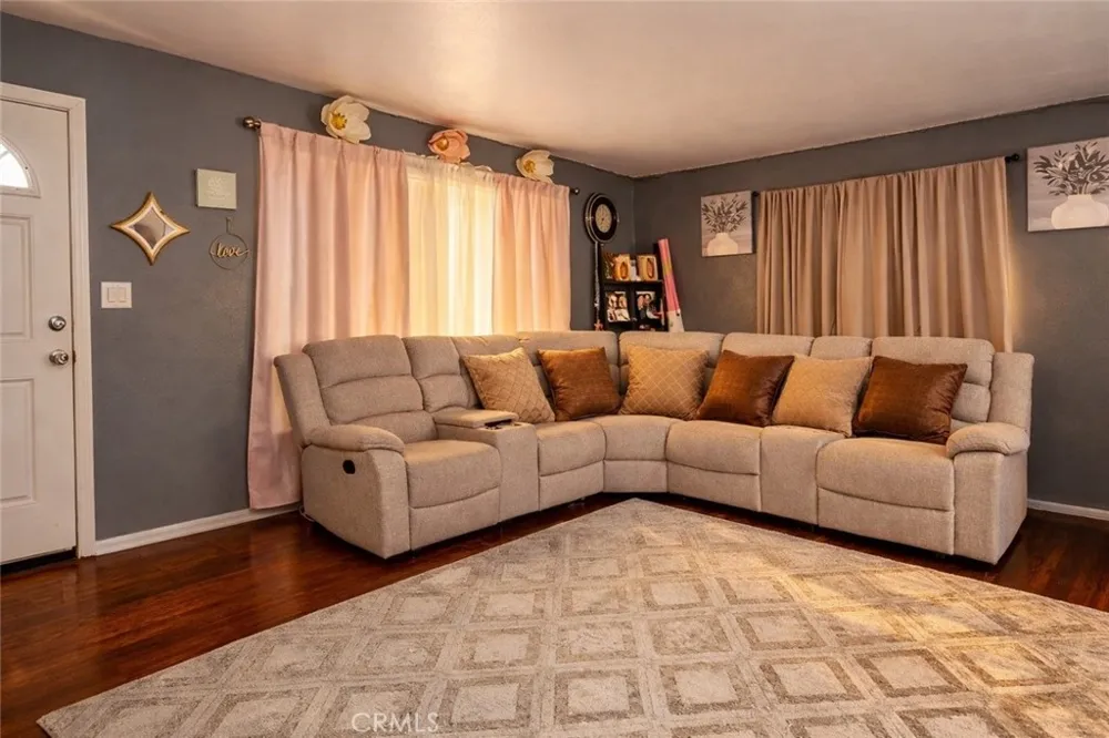 1017 W Avenue H8 Lancaster, CA 93534
