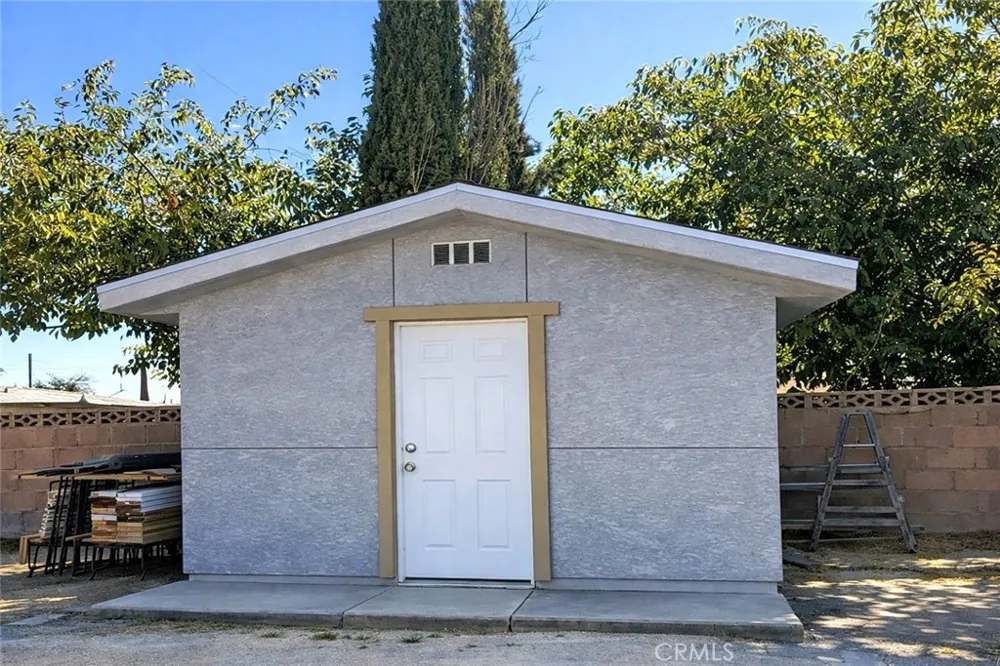 1017 W Avenue H8 Lancaster, CA 93534