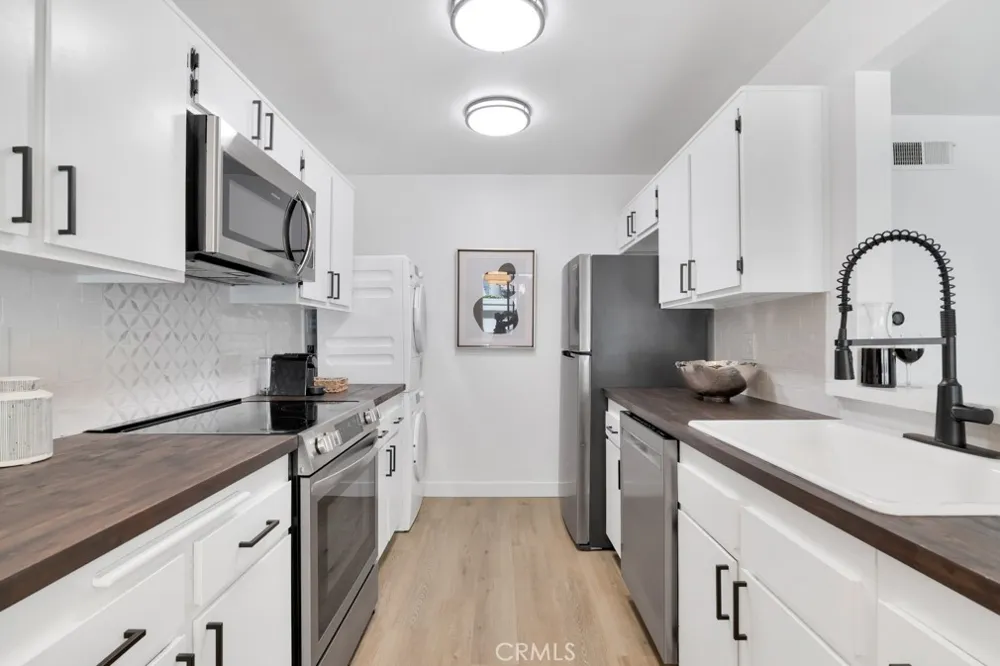 2838 Instone Court Westlake Village, CA 91361