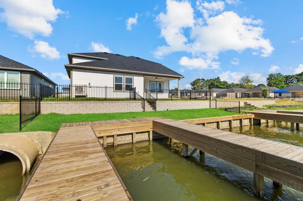 13132 Sorrento Bay Drive Willis, TX 77318