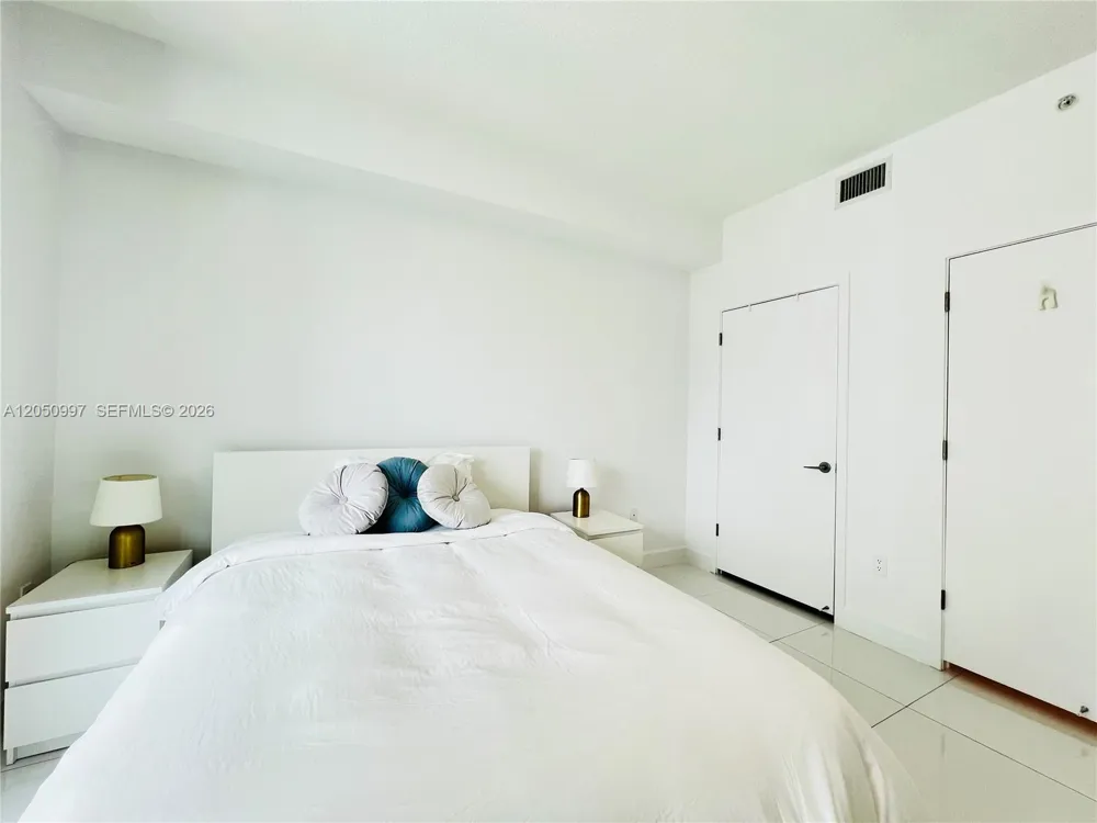 79 SW 12th St #1510-S Miami, FL 33130