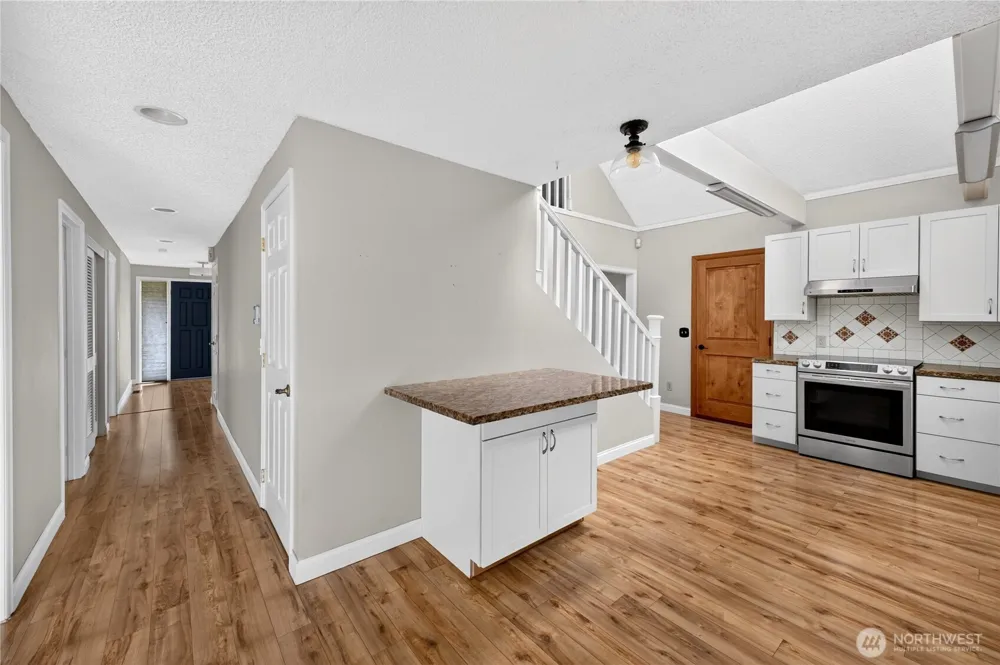 6502 Avondale Road SW #4 Lakewood, WA 98499