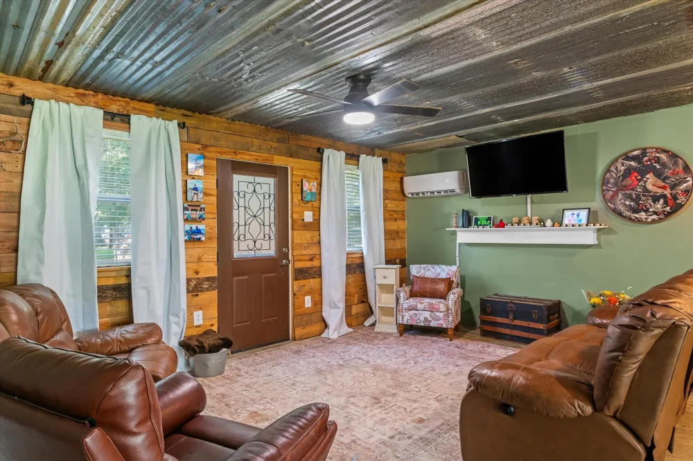 161 VZ County Road 3508 Edgewood, TX 75117