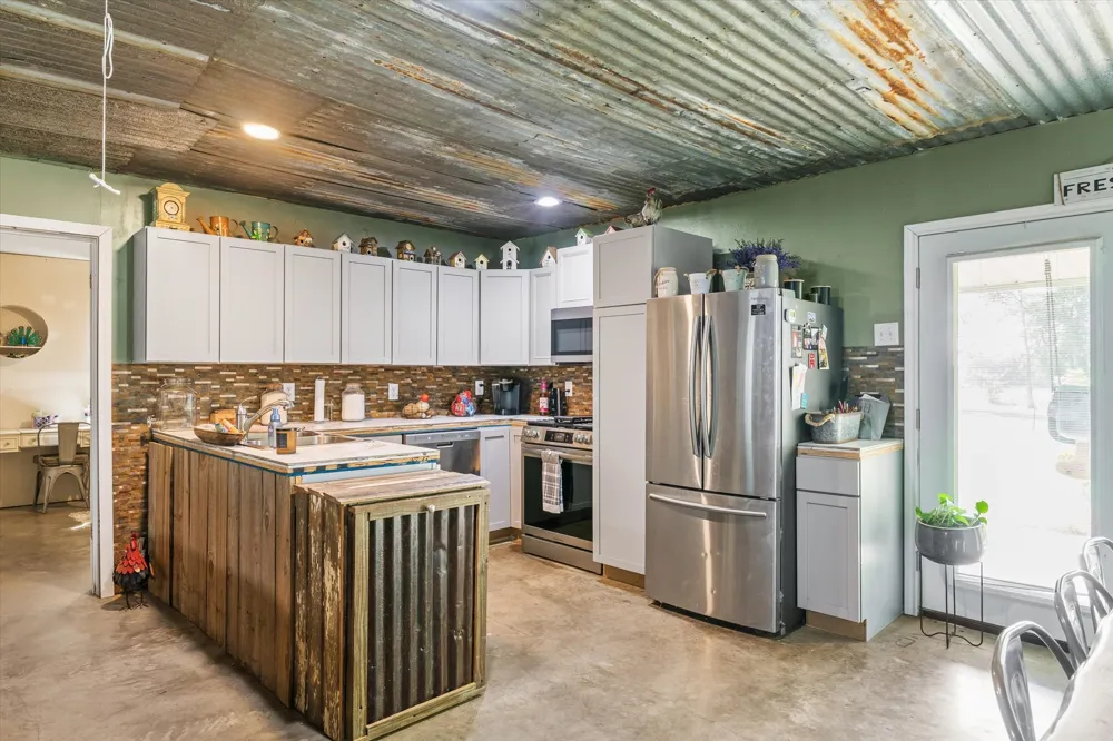 161 VZ County Road 3508 Edgewood, TX 75117