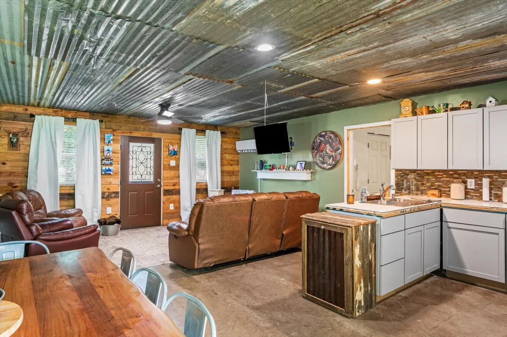 161 VZ County Road 3508 Edgewood, TX 75117