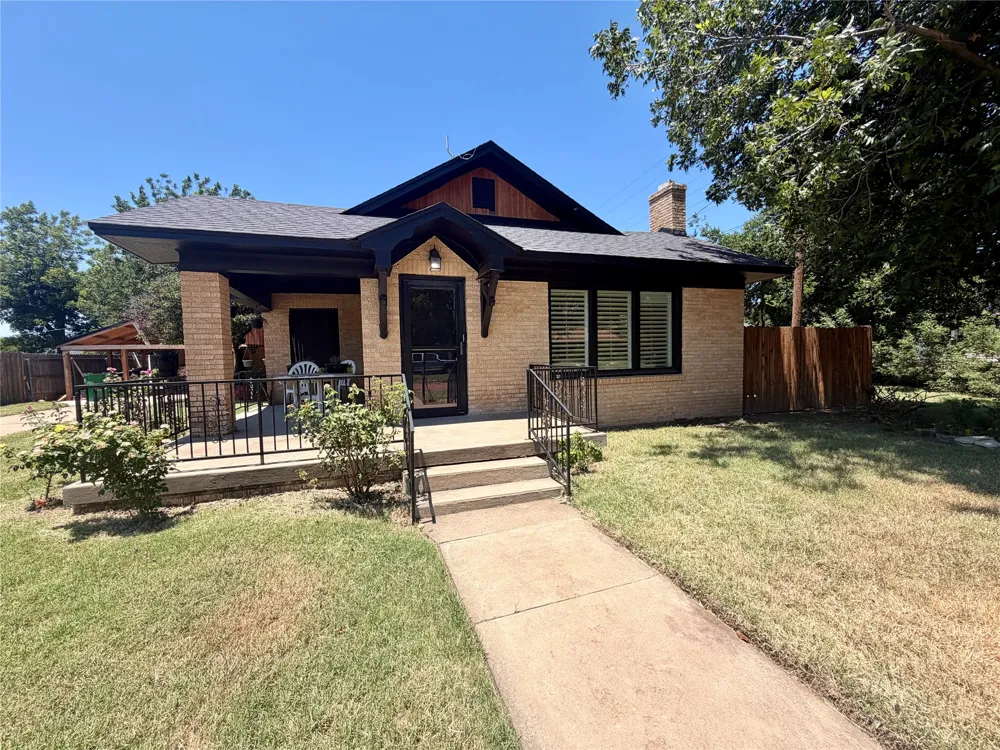 908 Cain Street Quanah, TX 79252