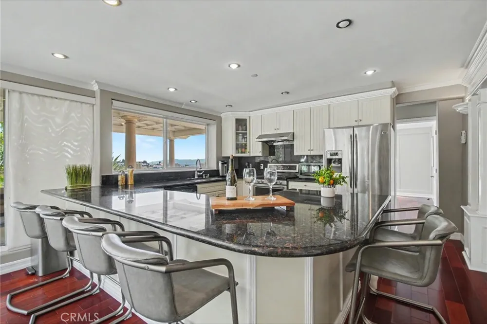 906 Summit Place Monterey Park, CA 91754