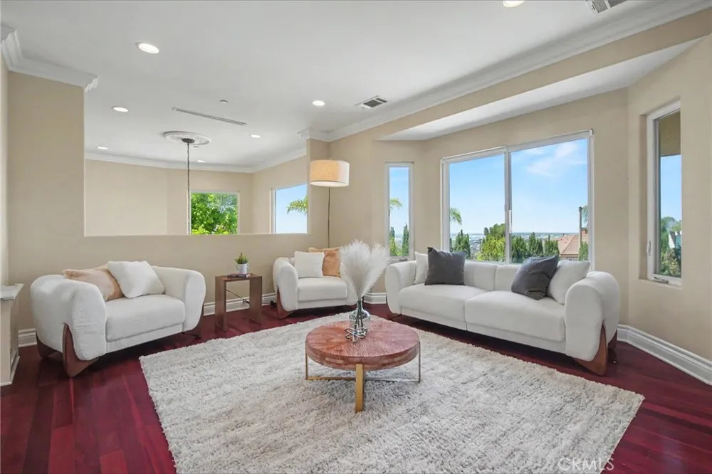 906 Summit Place Monterey Park, CA 91754