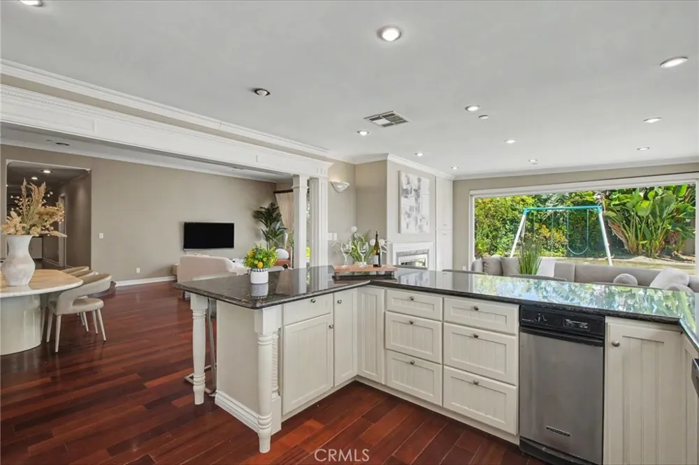 906 Summit Place Monterey Park, CA 91754