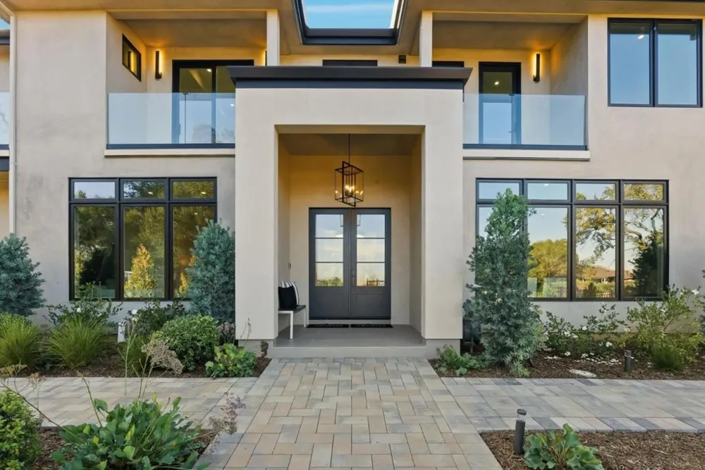 20388 Hill Avenue Saratoga, CA 95070