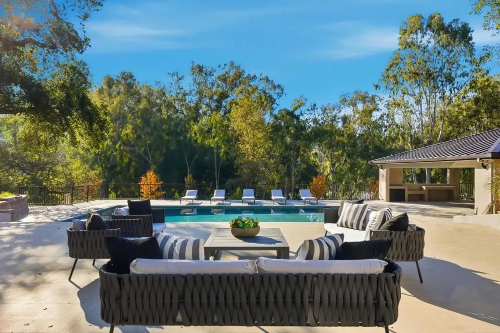 20388 Hill Avenue Saratoga, CA 95070