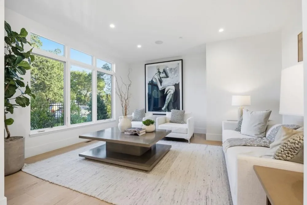 20388 Hill Avenue Saratoga, CA 95070