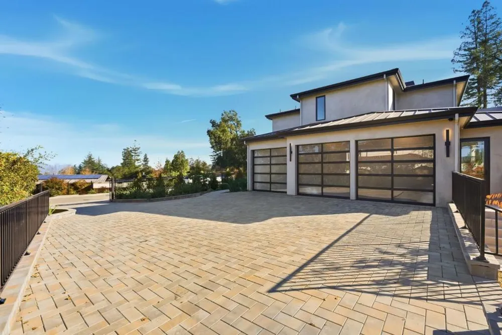 20388 Hill Avenue Saratoga, CA 95070