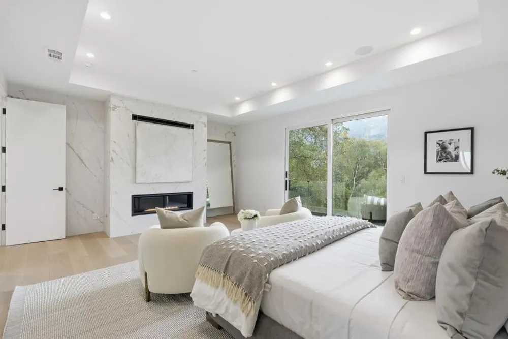 20388 Hill Avenue Saratoga, CA 95070