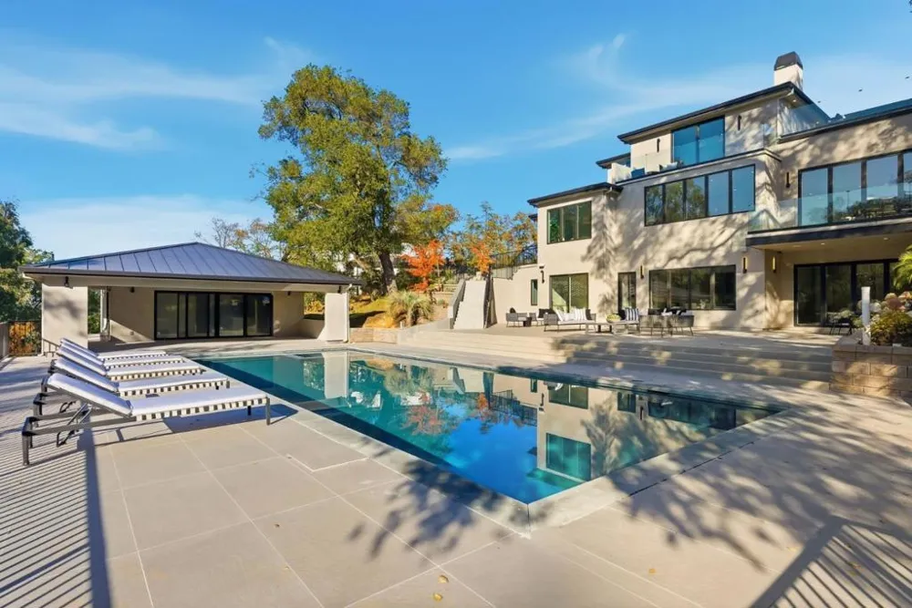 20388 Hill Avenue Saratoga, CA 95070