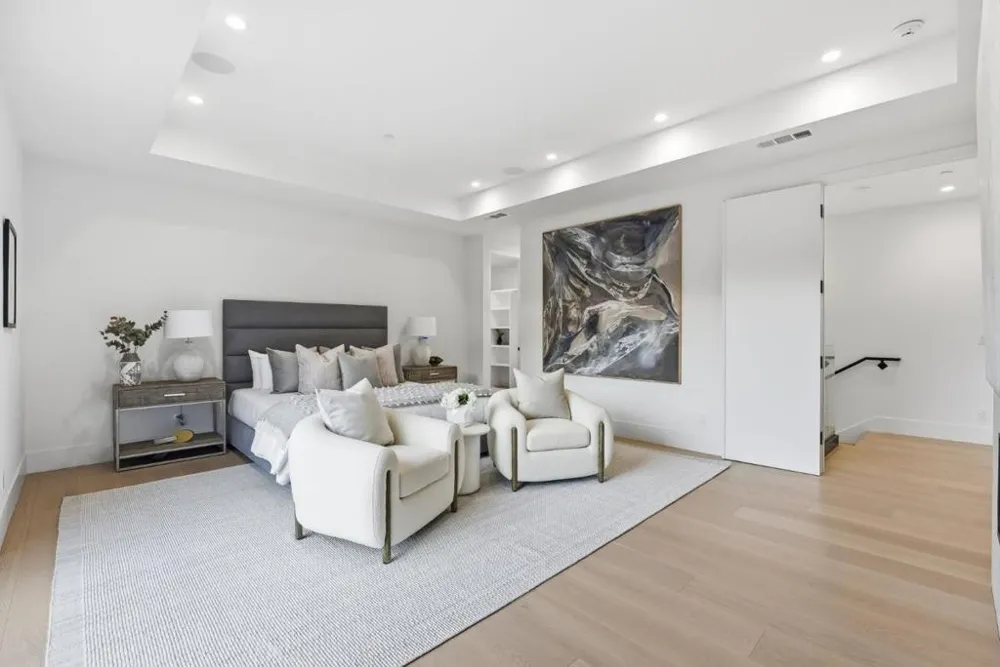 20388 Hill Avenue Saratoga, CA 95070
