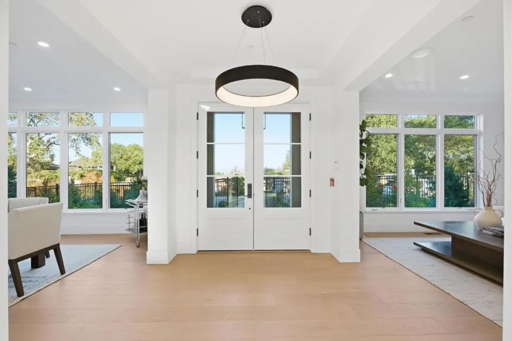 20388 Hill Avenue Saratoga, CA 95070