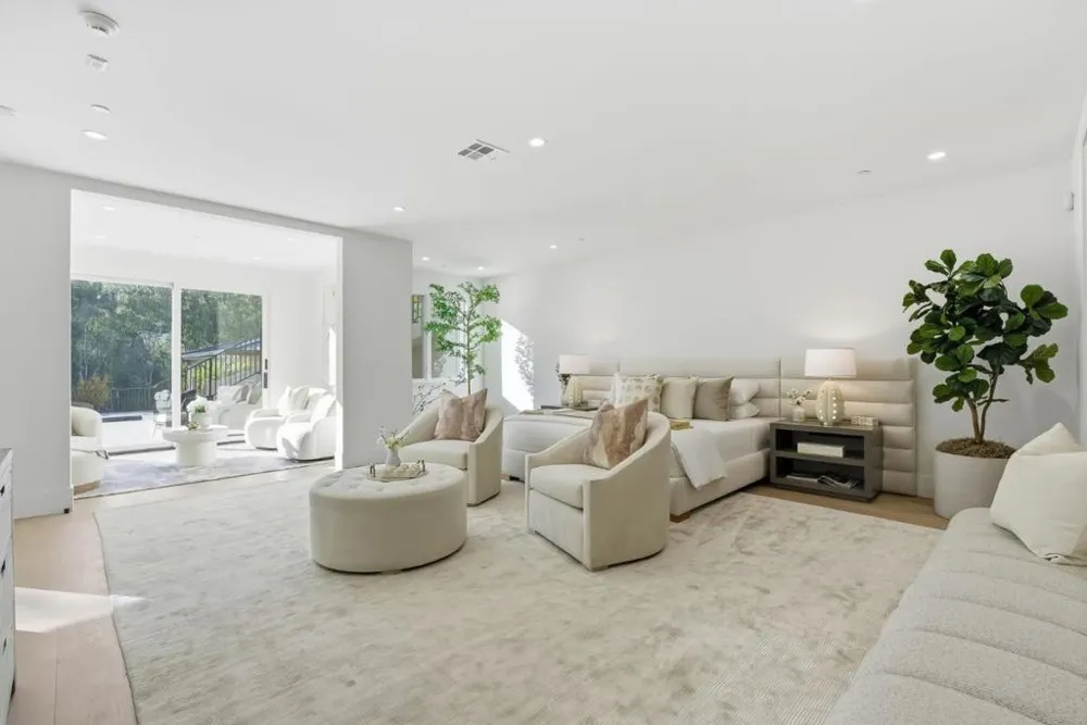 20388 Hill Avenue Saratoga, CA 95070