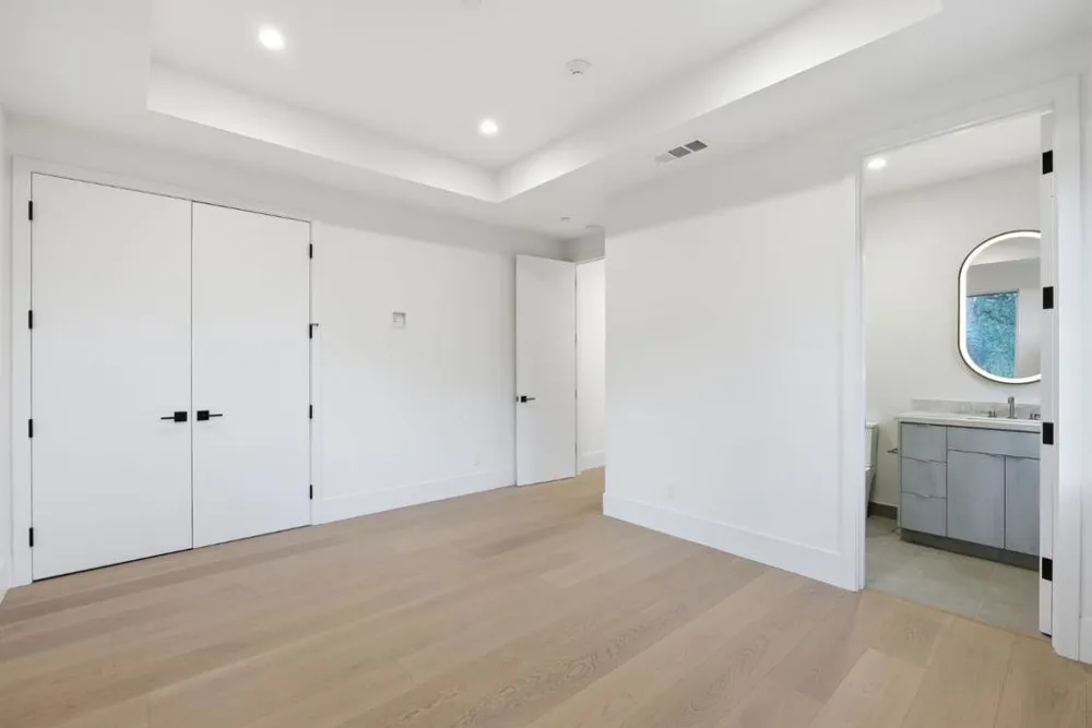 20388 Hill Avenue Saratoga, CA 95070
