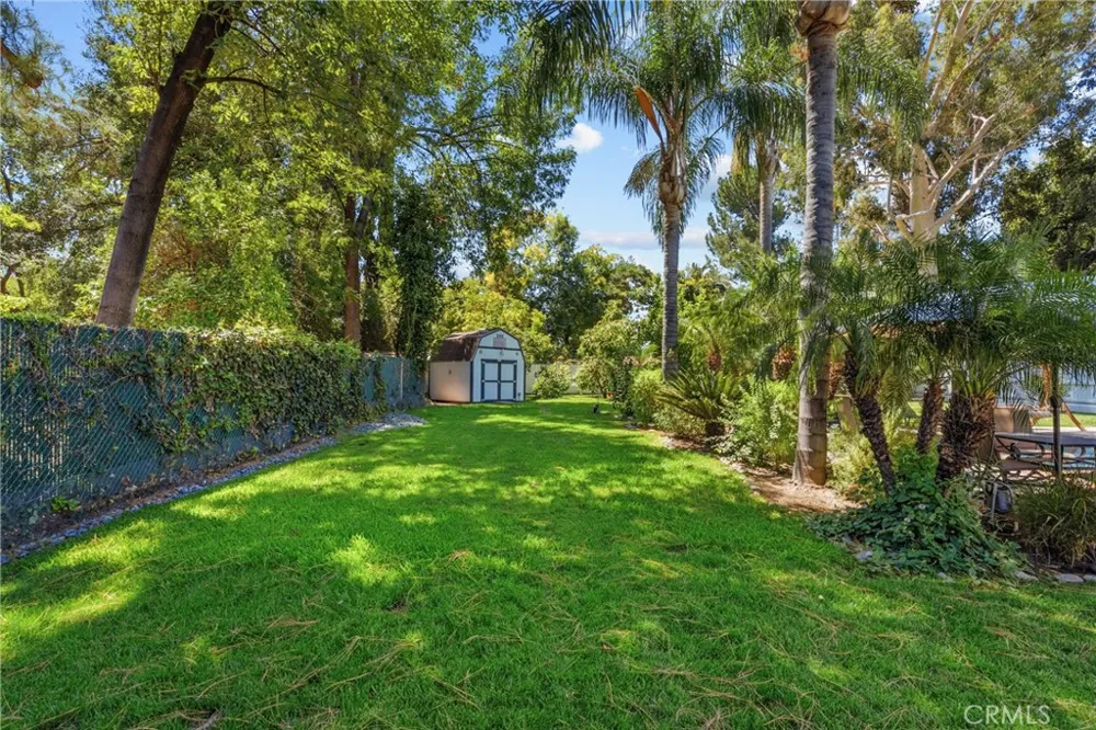 23352 Ostronic Woodland Hills, CA 91367